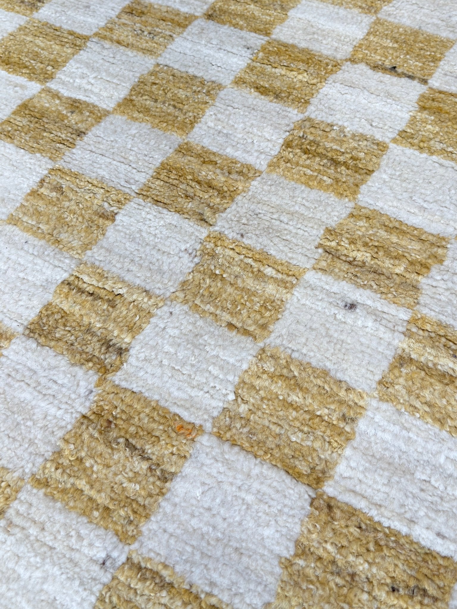 Moroccan Style 4'7"x6'8" Area Rug