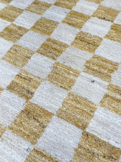 Moroccan Style 4'7"x6'8" Area Rug