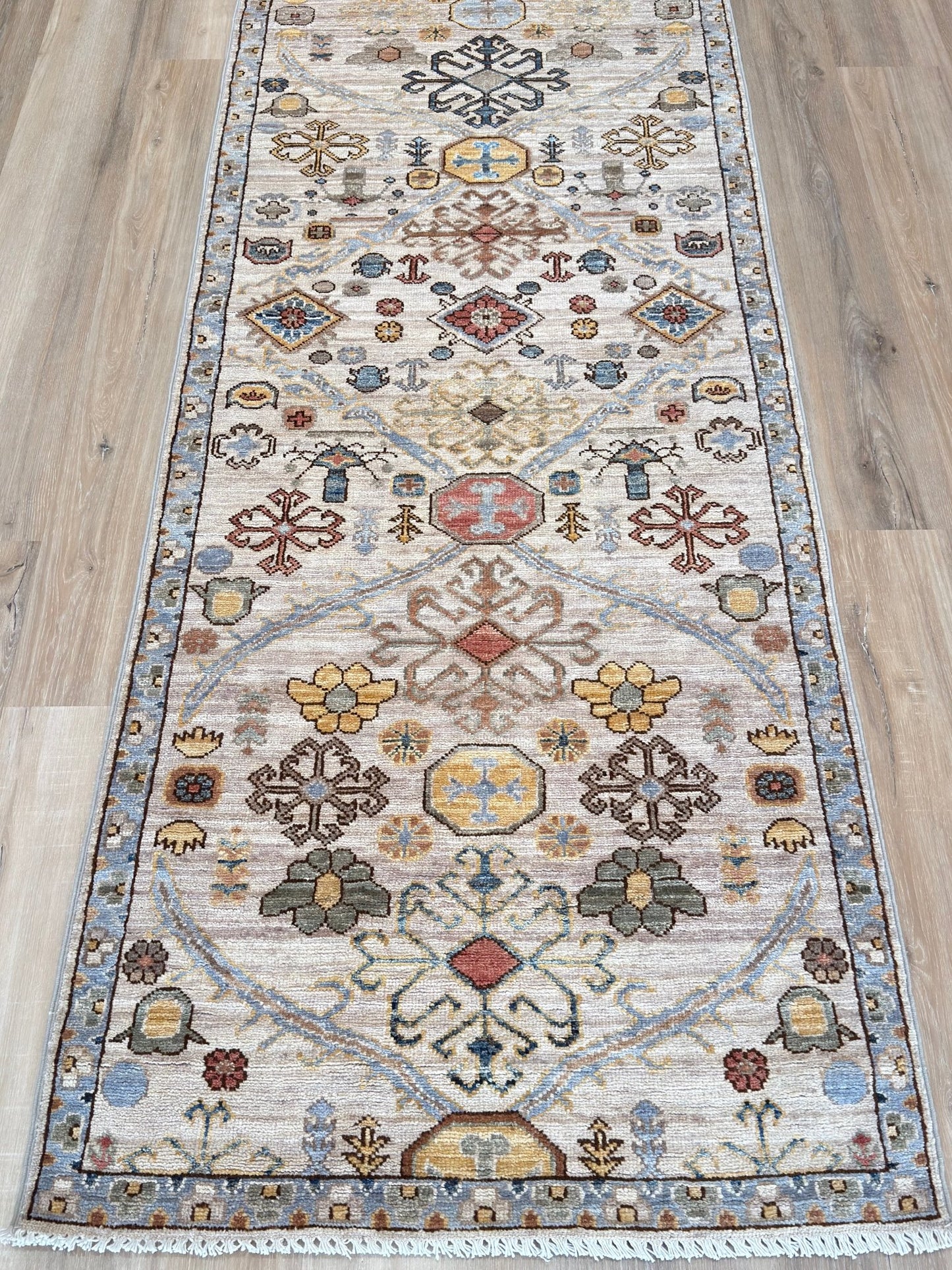 Transitional Mahal 2'8"x9'8" Area Rug
