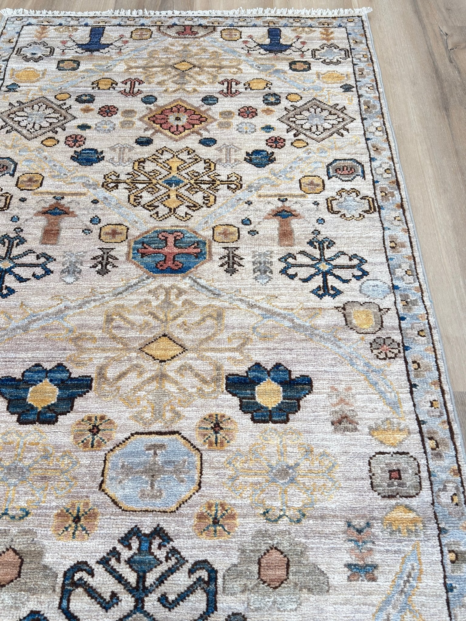 Transitional Mahal 2'8"x9'8" Area Rug