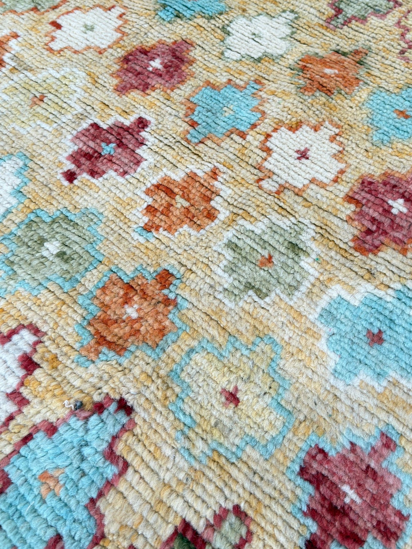 Tribal Style 4'2"x5'11" Area Rug