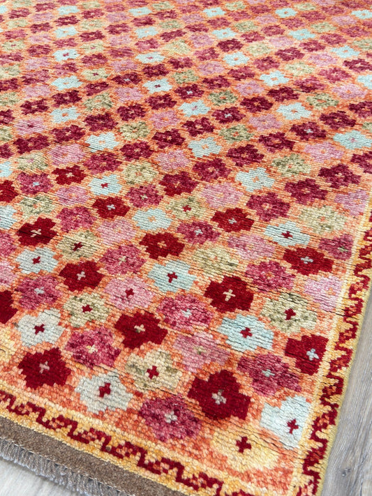 Tribal Style 4'0"x5'11" Area Rug