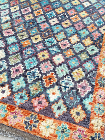 Tribal Style 4'11"x6'8" Area Rug