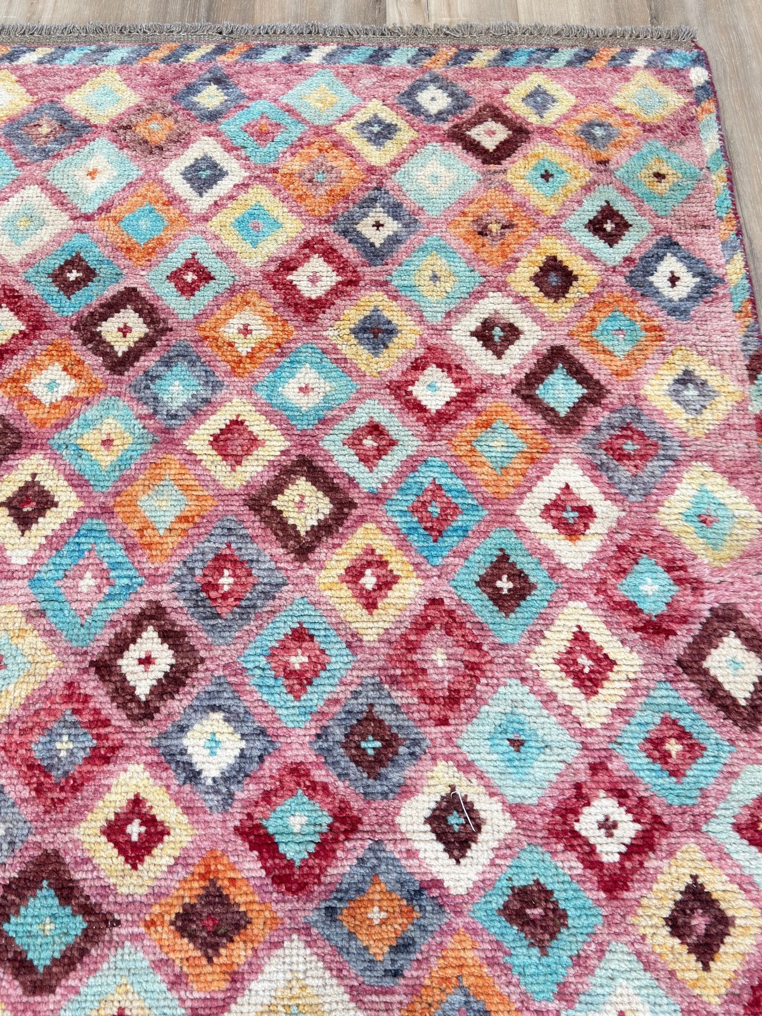 Tribal Style 5'1"x6'6" Area Rug