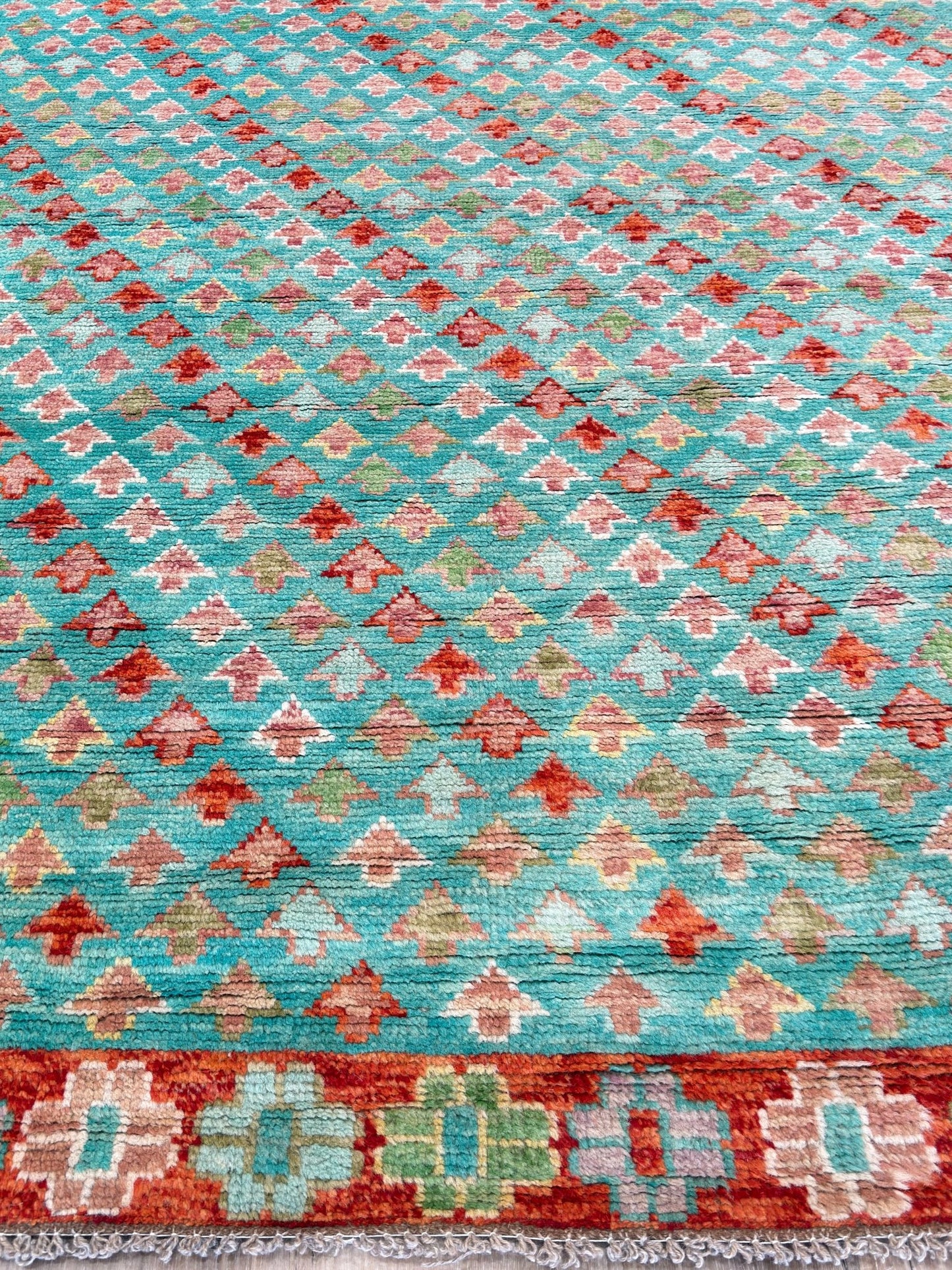 Tribal Style 5'1"x6'11" Area Rug