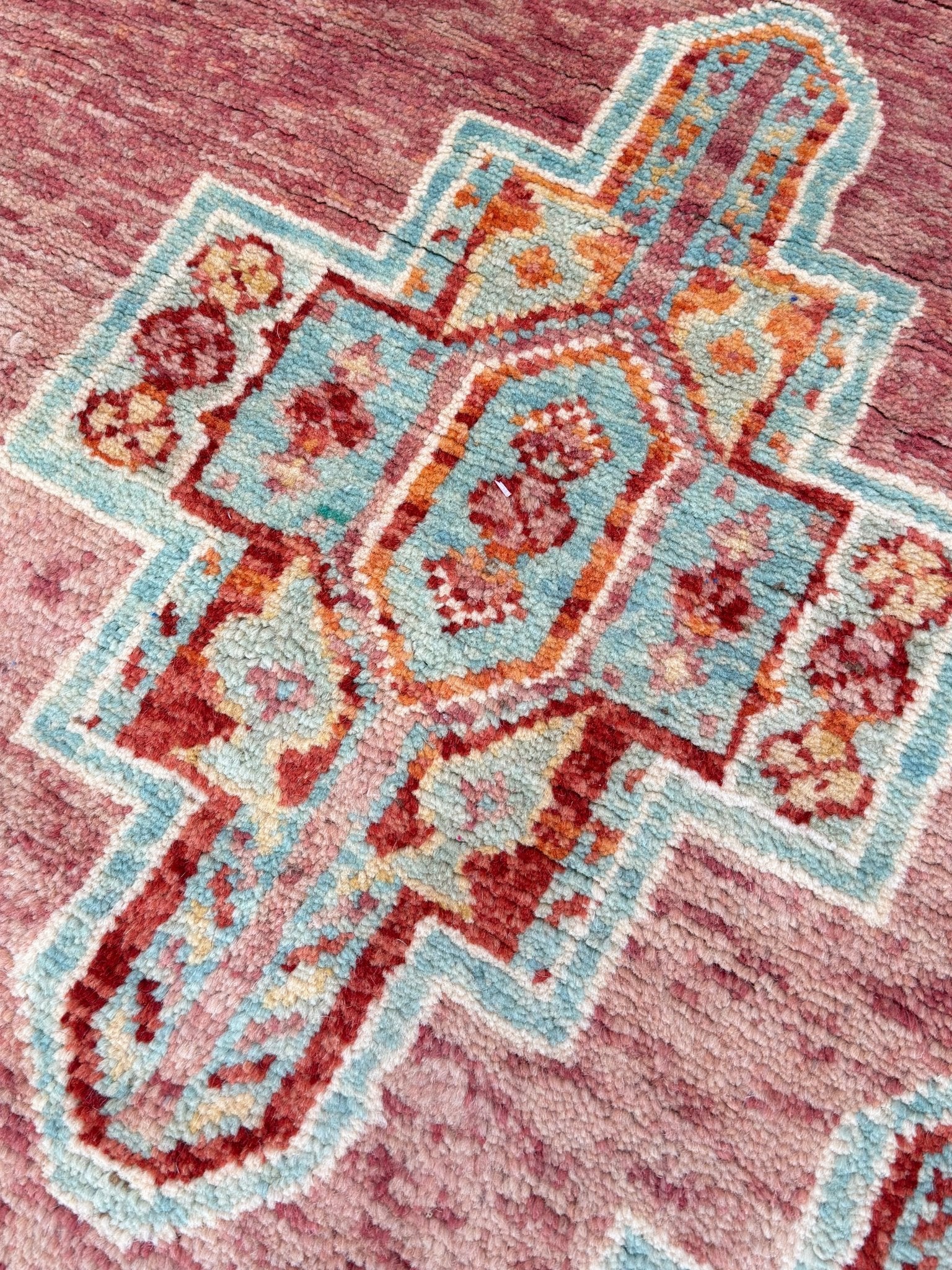 Tribal Style 4'11"x6'10" Area Rug