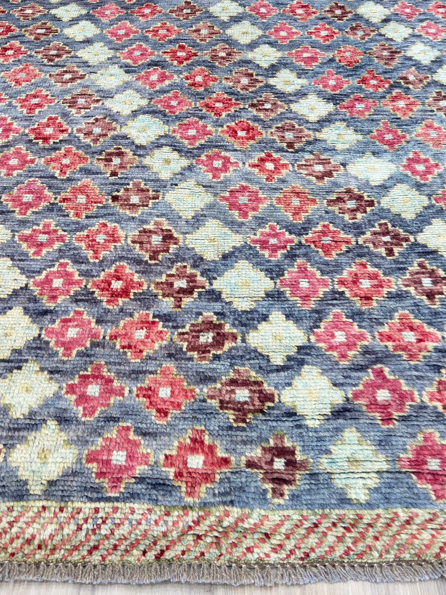Tribal Style 4'10"x6'5" Area Rug