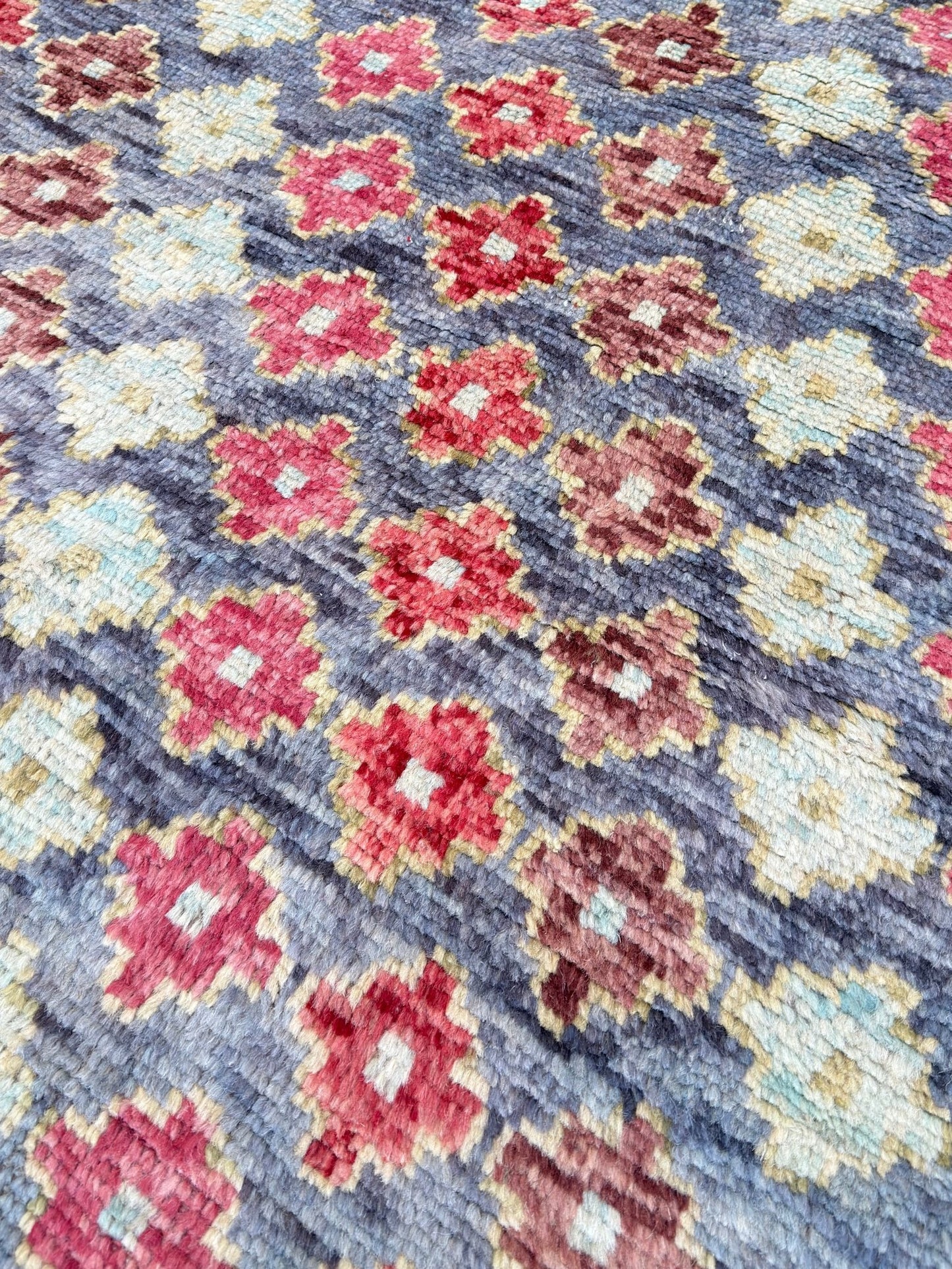 Tribal Style 4'10"x6'5" Area Rug