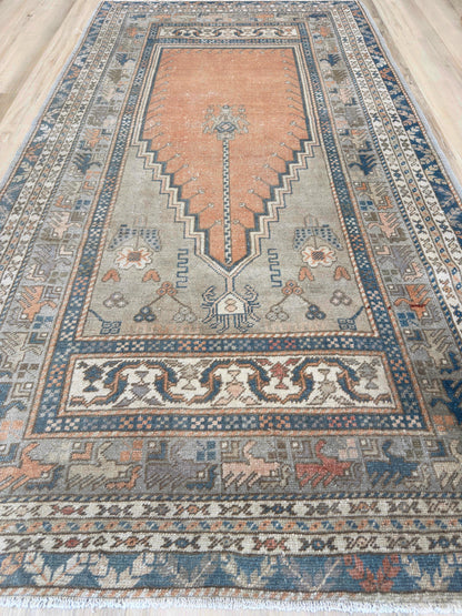 Turkish Vintage 3'9"x7'1"