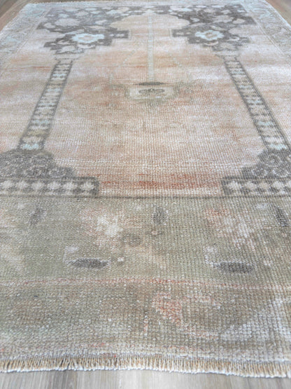 Turkish Vintage 3'10"x5'4"