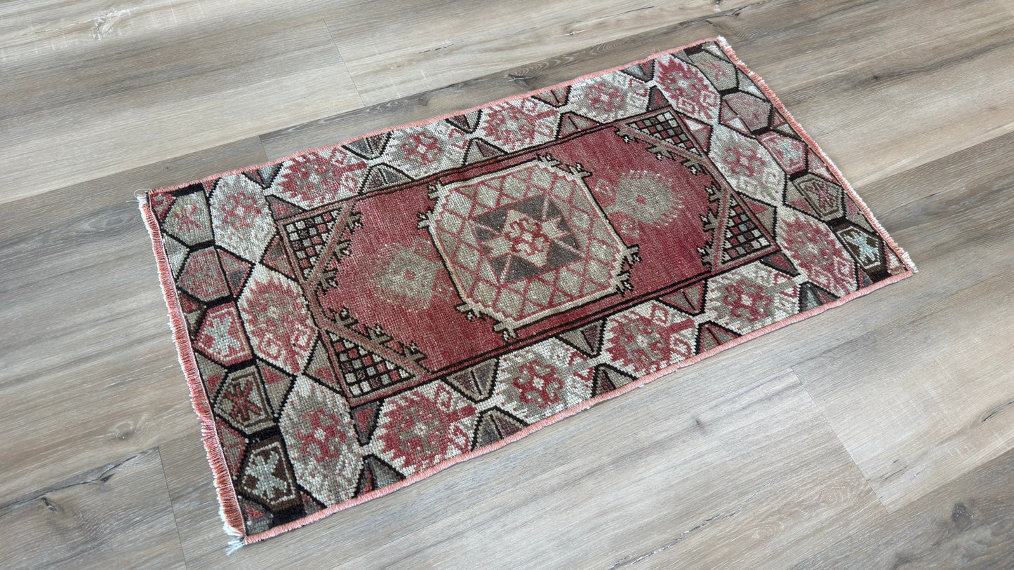 Turkish Vintage 1'6"x2'10"