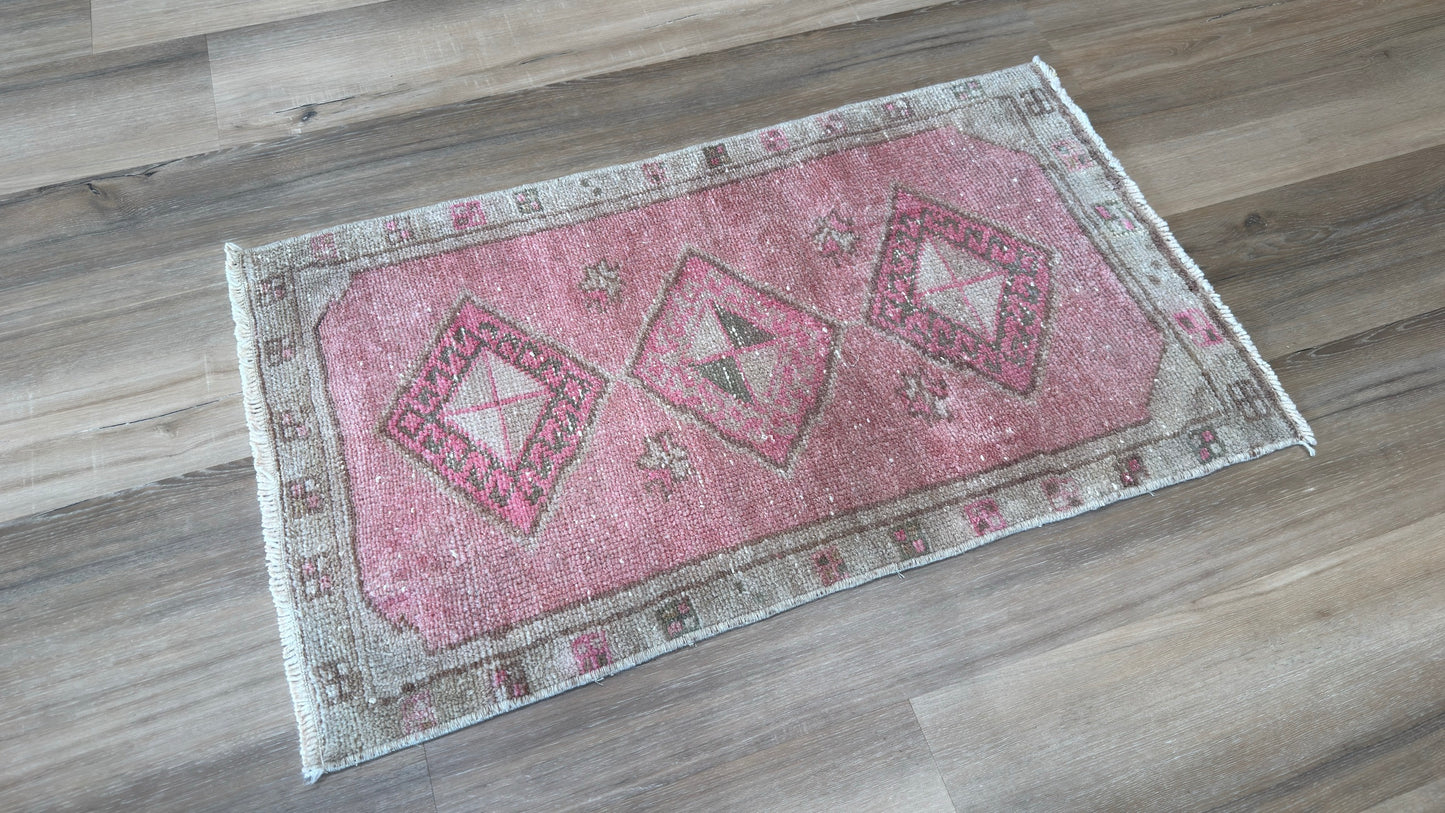 Turkish Vintage 1'8"x2'10"