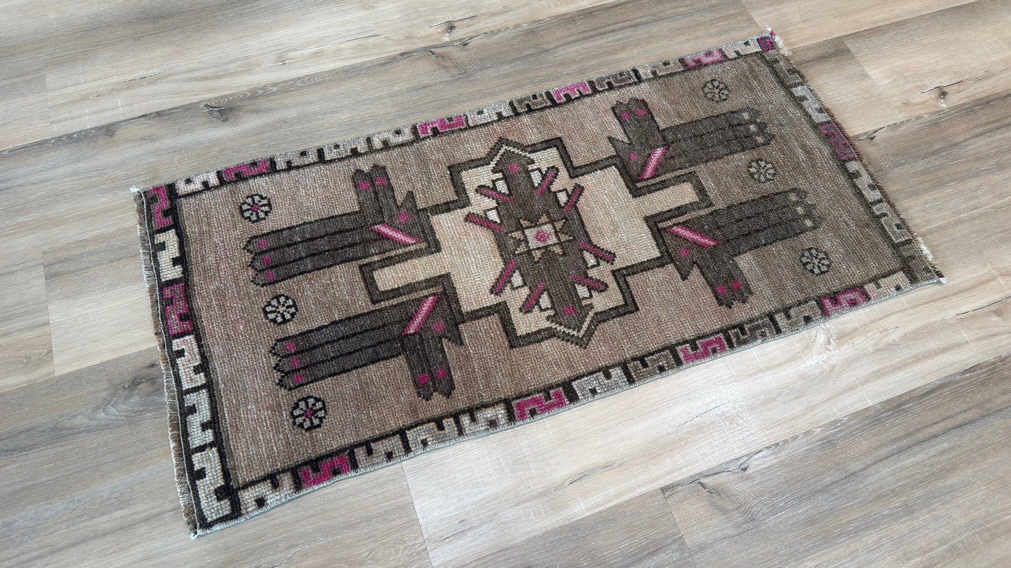 Turkish Vintage 1'7"x3'3"