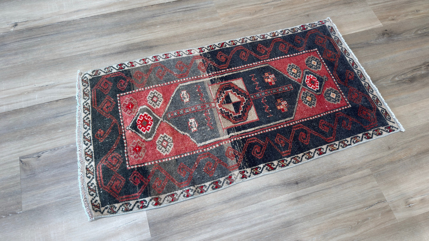 Turkish Vintage 1'10"x3'7"