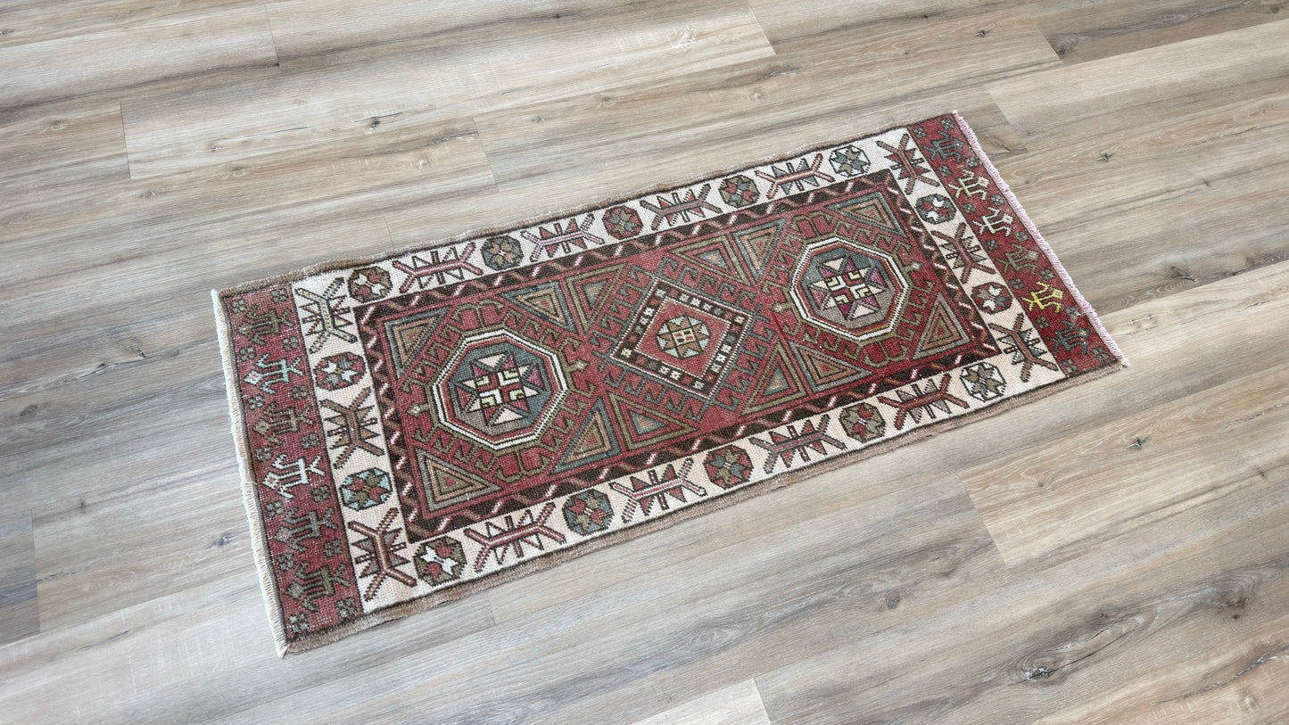 Turkish Vintage 2'0"x4'7"