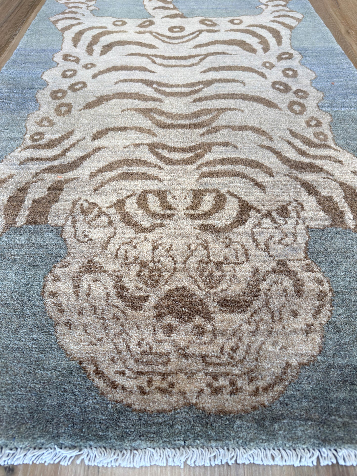 Modern Animal Hide 2'9"x4'11"