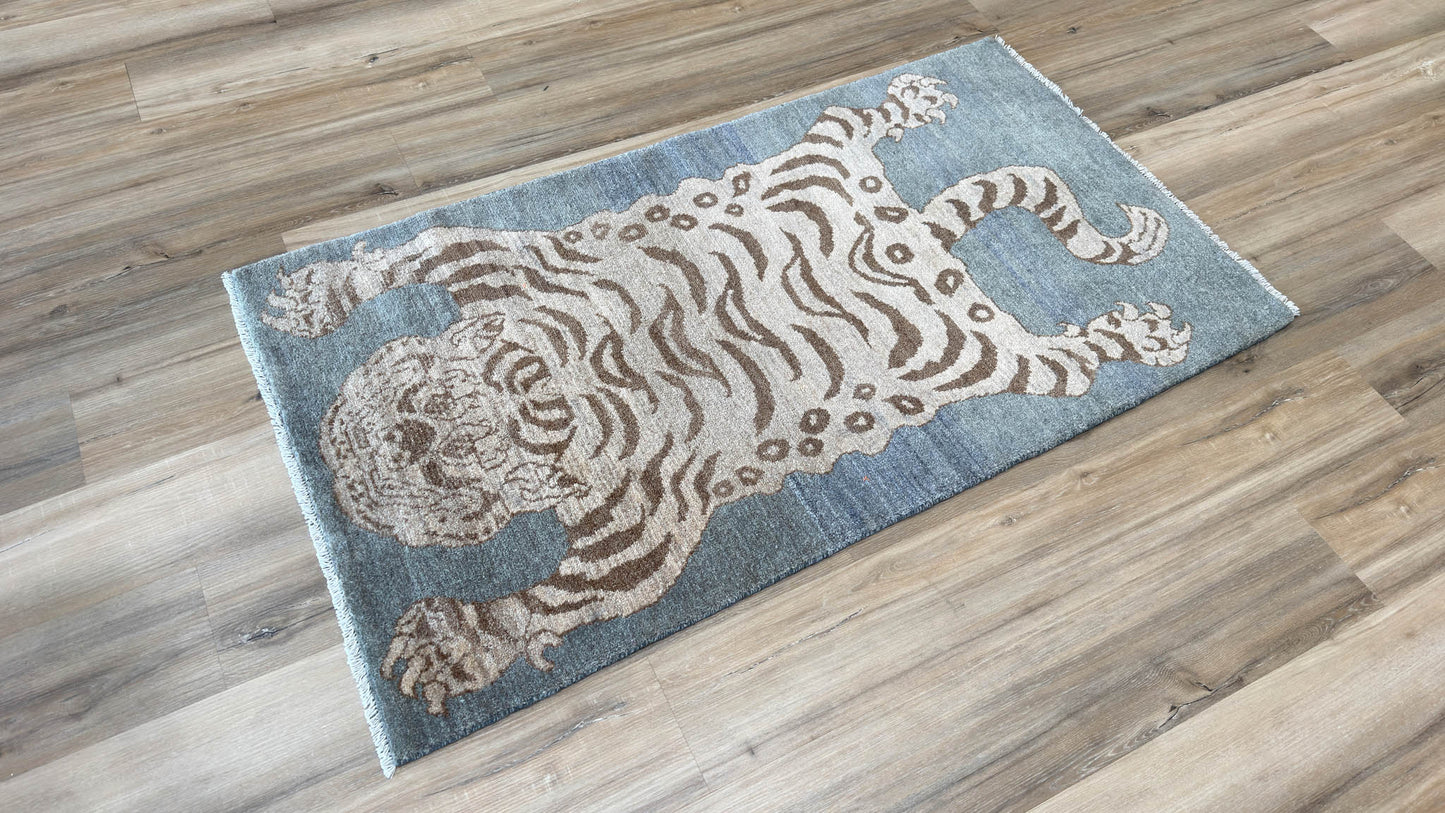 Modern Animal Hide 2'9"x4'11"