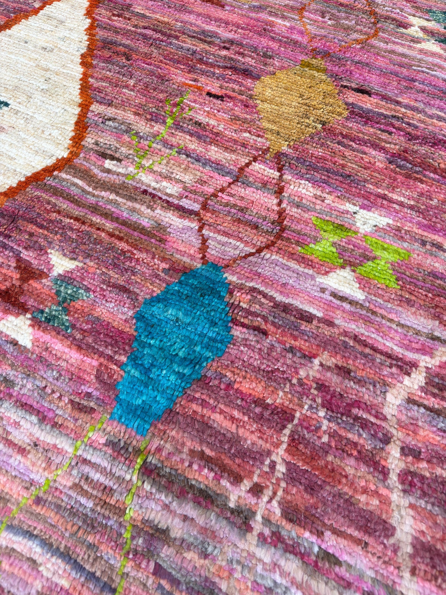 Moroccan Style 5'7"x8'2"