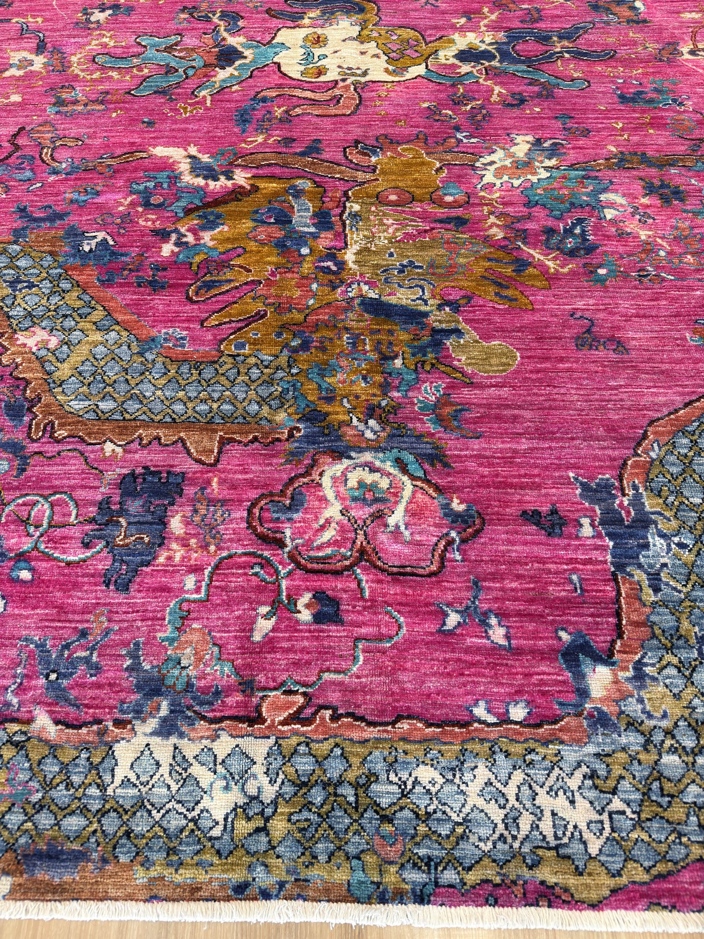 Modern Dragon 6'10"x9'5"