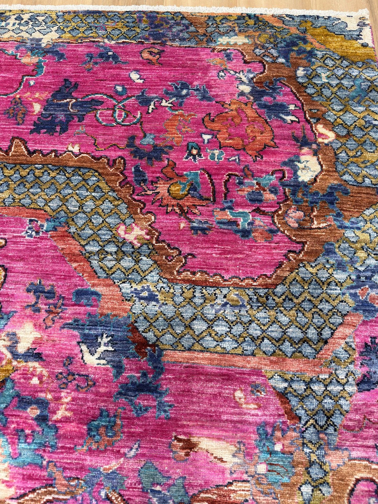 Modern Dragon 6'10"x9'5"