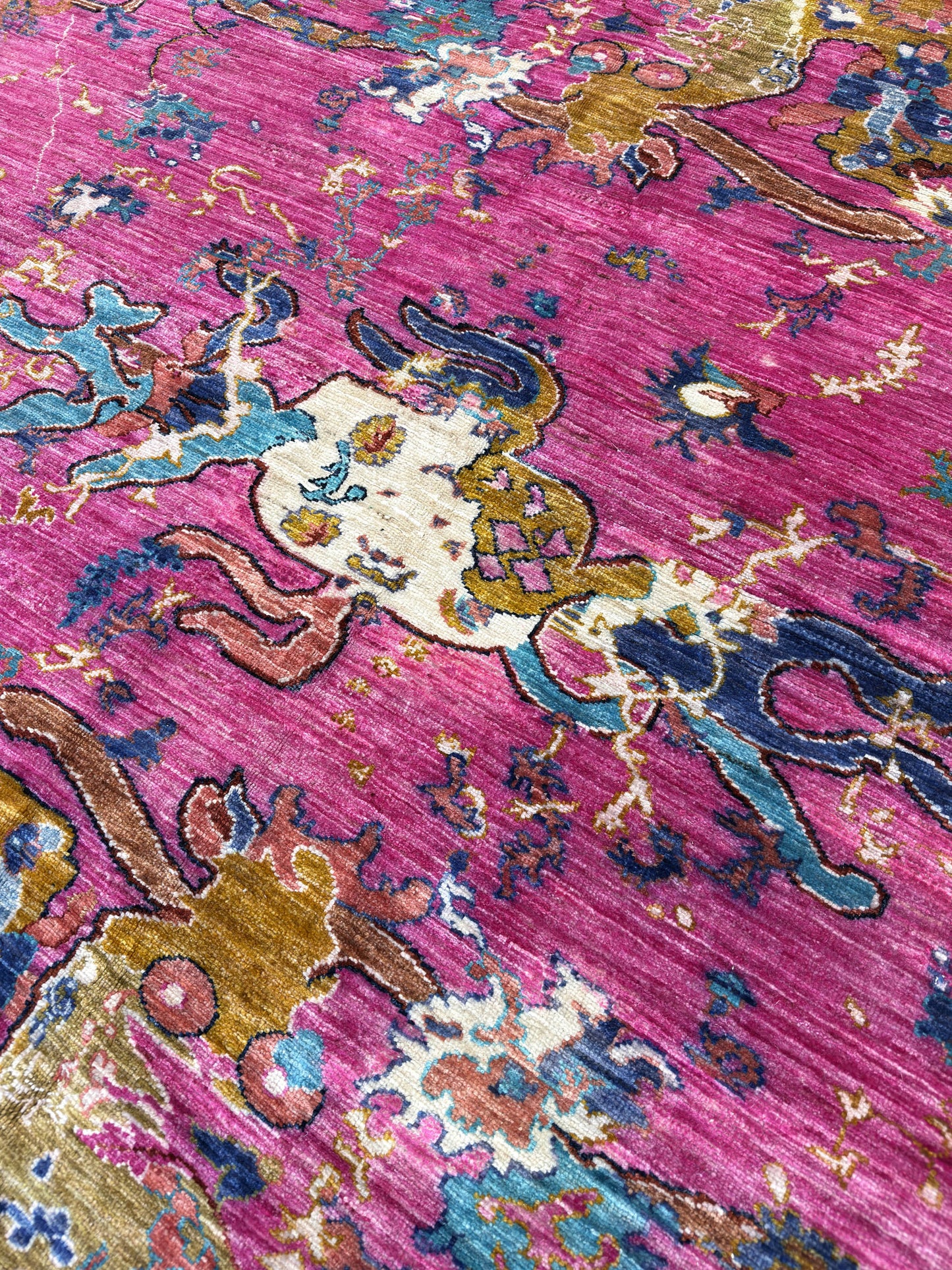 Modern Dragon 6'10"x9'5"