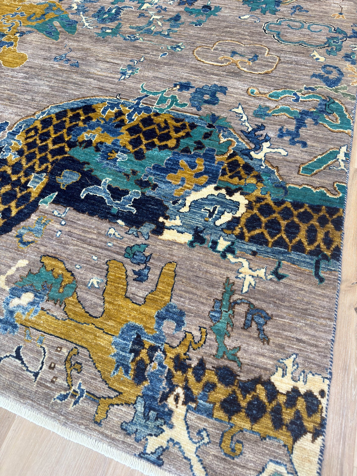 Modern Dragon 8'8"x11'9"