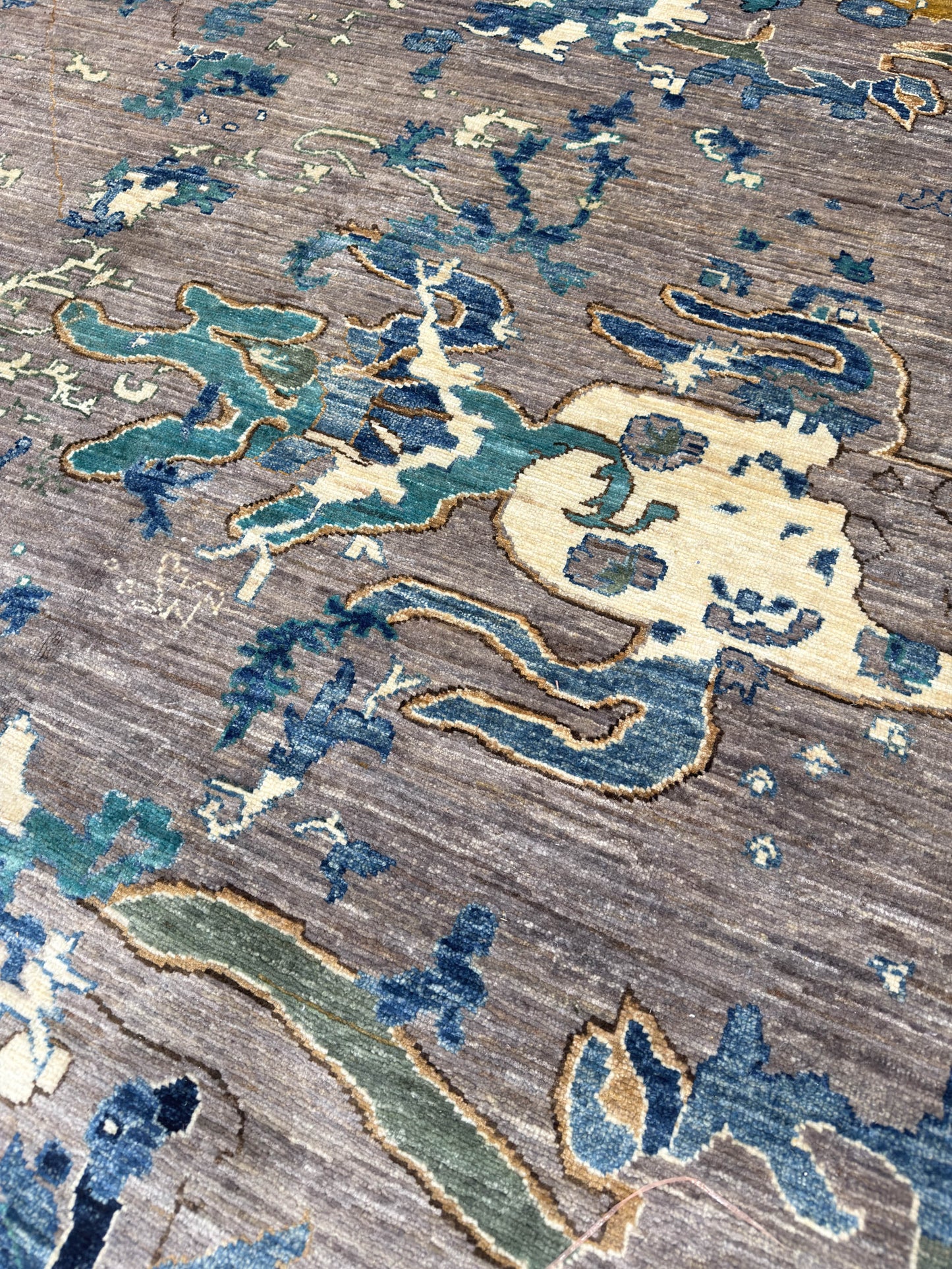 Modern Dragon 8'8"x11'9"