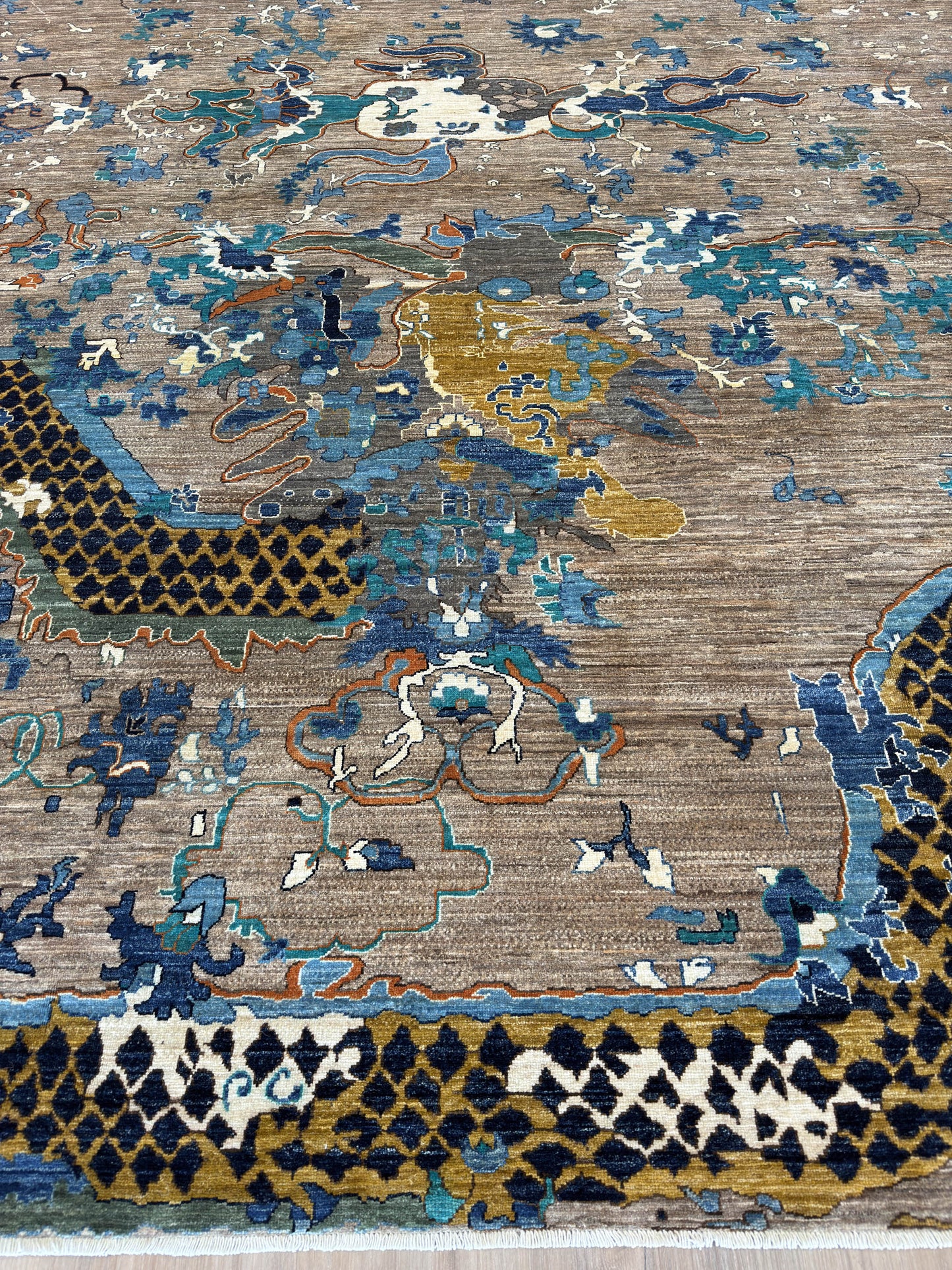 Modern Dragon 9'11"x14'0"