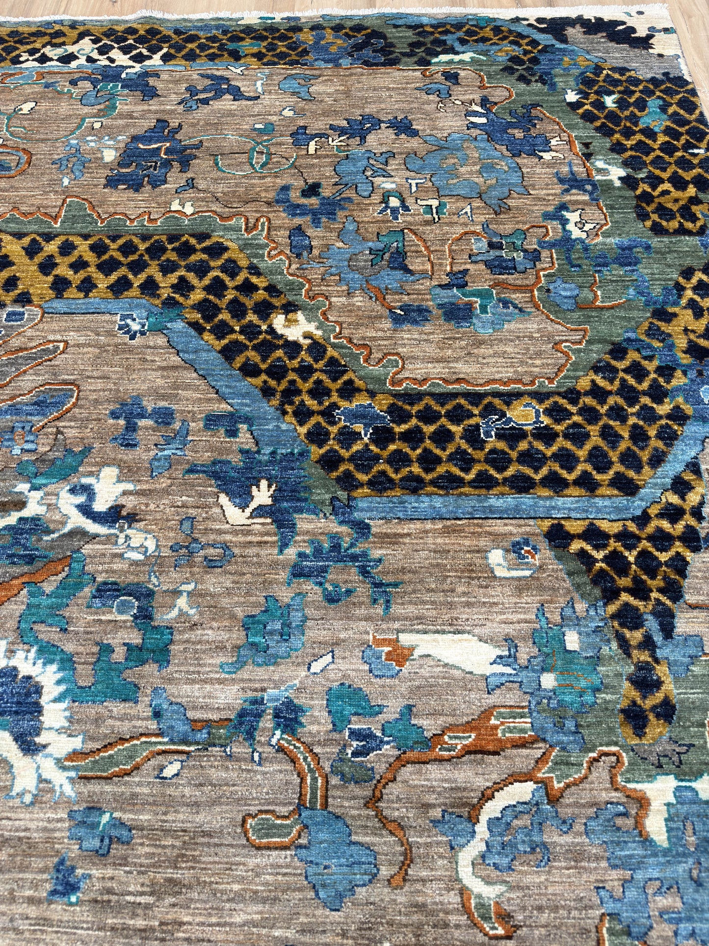 Modern Dragon 9'11"x14'0"