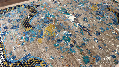 Modern Dragon 9'11"x14'0"