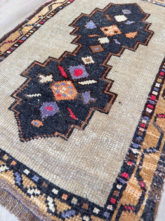 Turkish Vintage 2'0"x2'10"