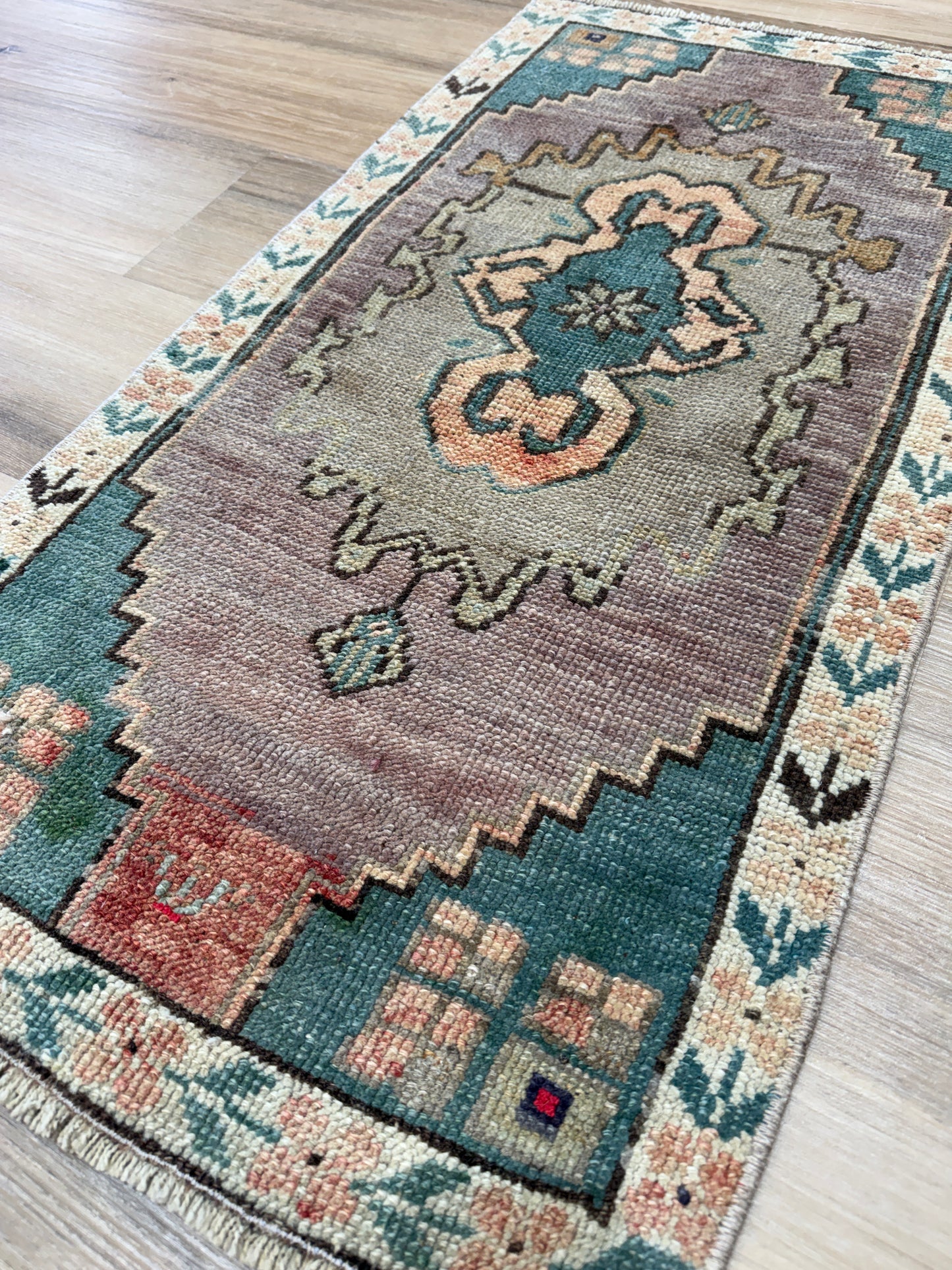 Turkish Vintage 1'7"x3'1"