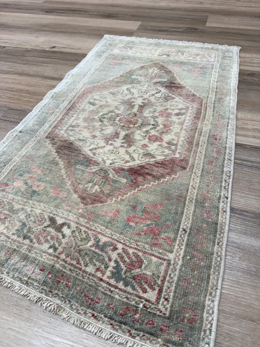 Turkish Vintage 1'9"x3'1"