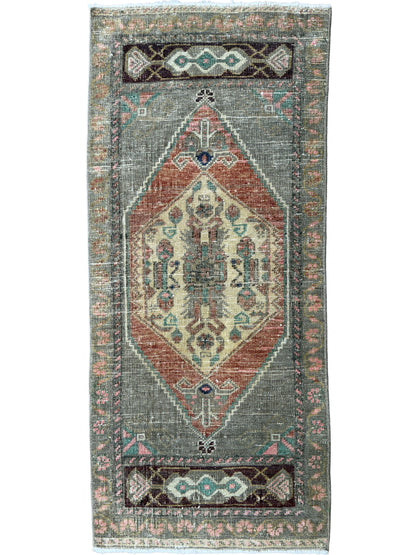 Turkish Vintage 1'7"x3'5"