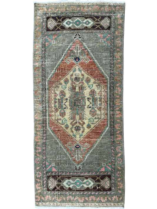 Turkish Vintage 1'7"x3'5"