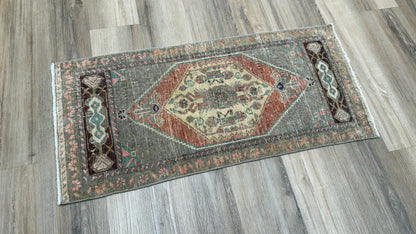 Turkish Vintage 1'7"x3'5"