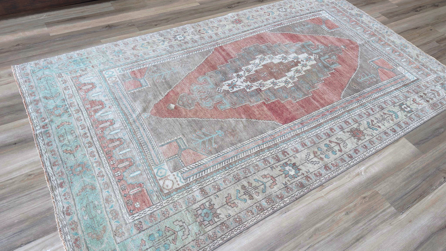 Turkish Vintage 5'4"x9'4"
