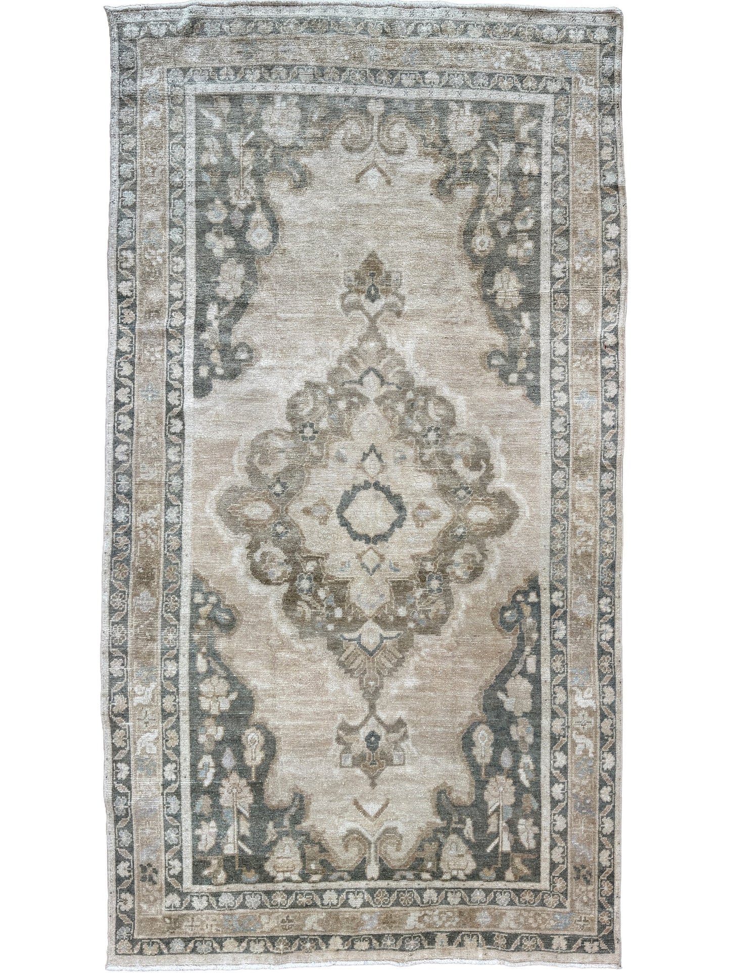 Turkish Vintage 4'9"x8'8"