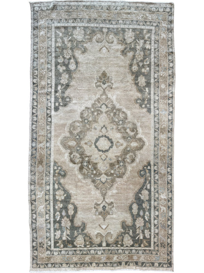 Turkish Vintage 4'9"x8'8"