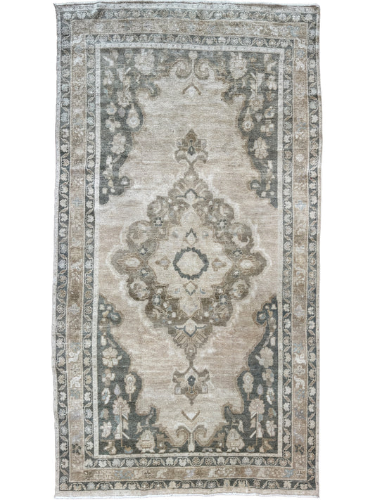 Turkish Vintage 4'9"x8'8"
