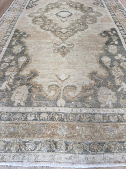 Turkish Vintage 4'9"x8'8"
