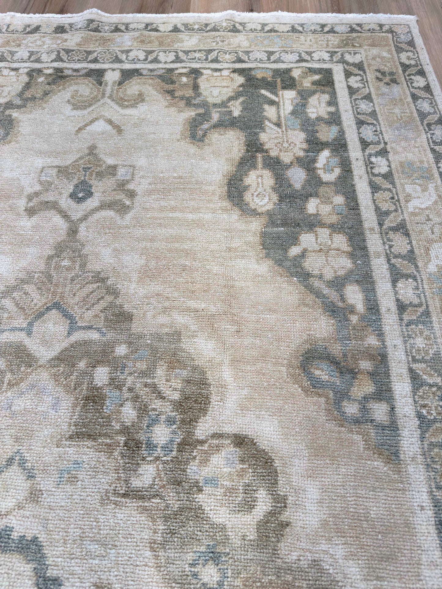 Turkish Vintage 4'9"x8'8"
