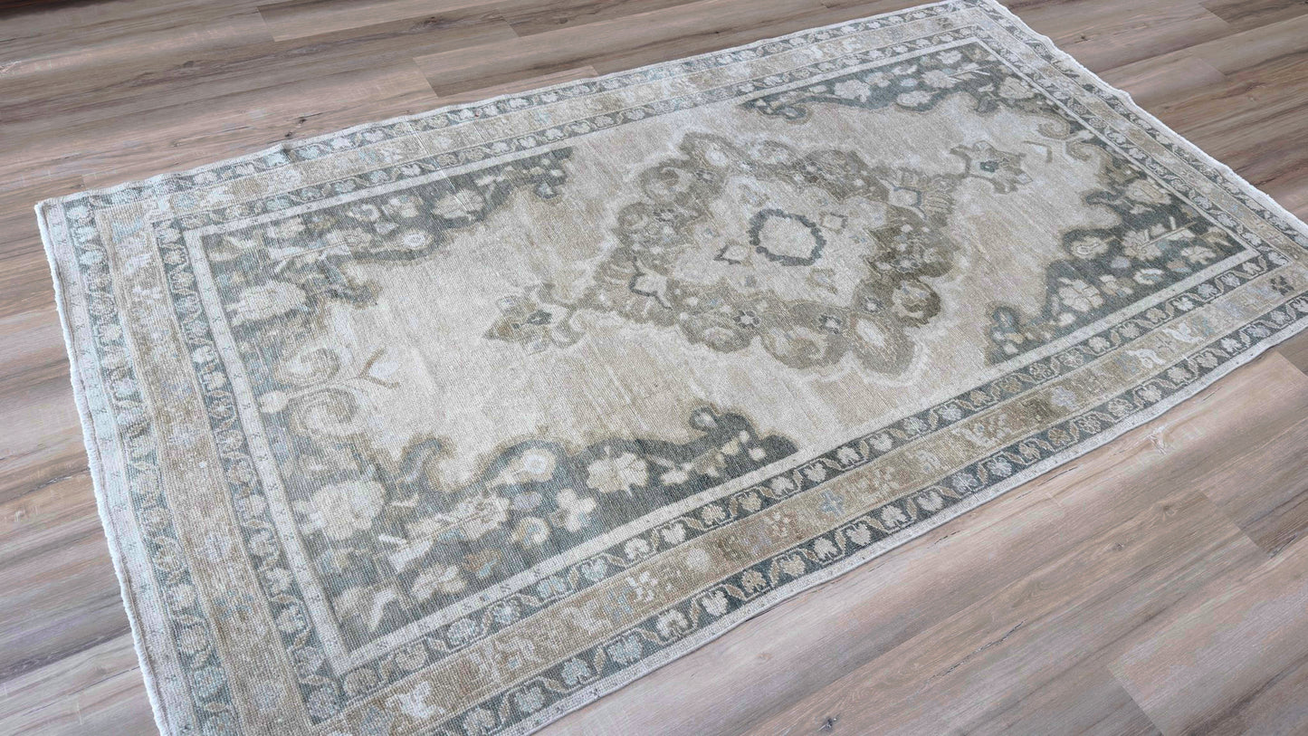 Turkish Vintage 4'9"x8'8"