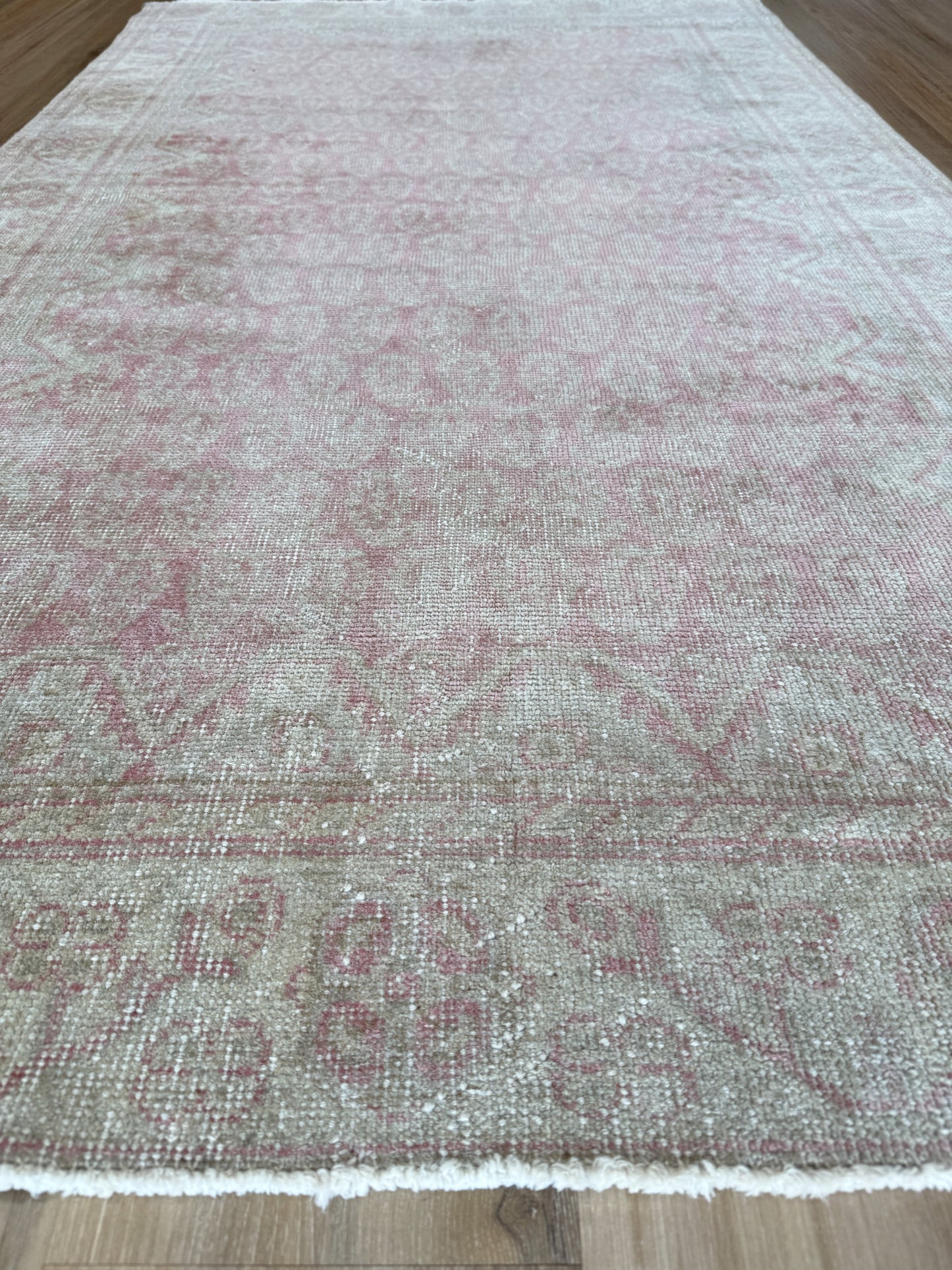 Turkish Vintage 3'9"x6'4"