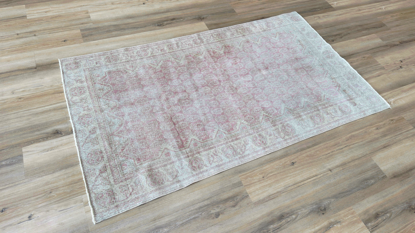 Turkish Vintage 3'9"x6'4"