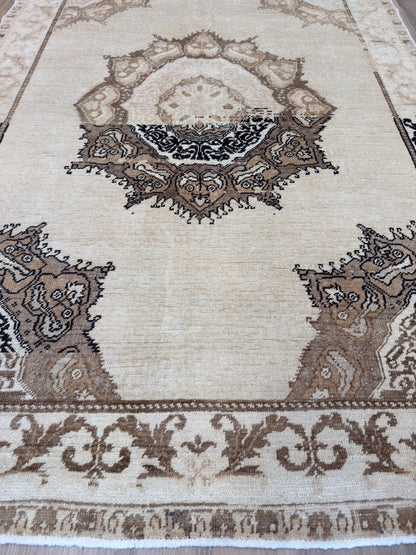 Turkish Vintage 4'7"x6'10"