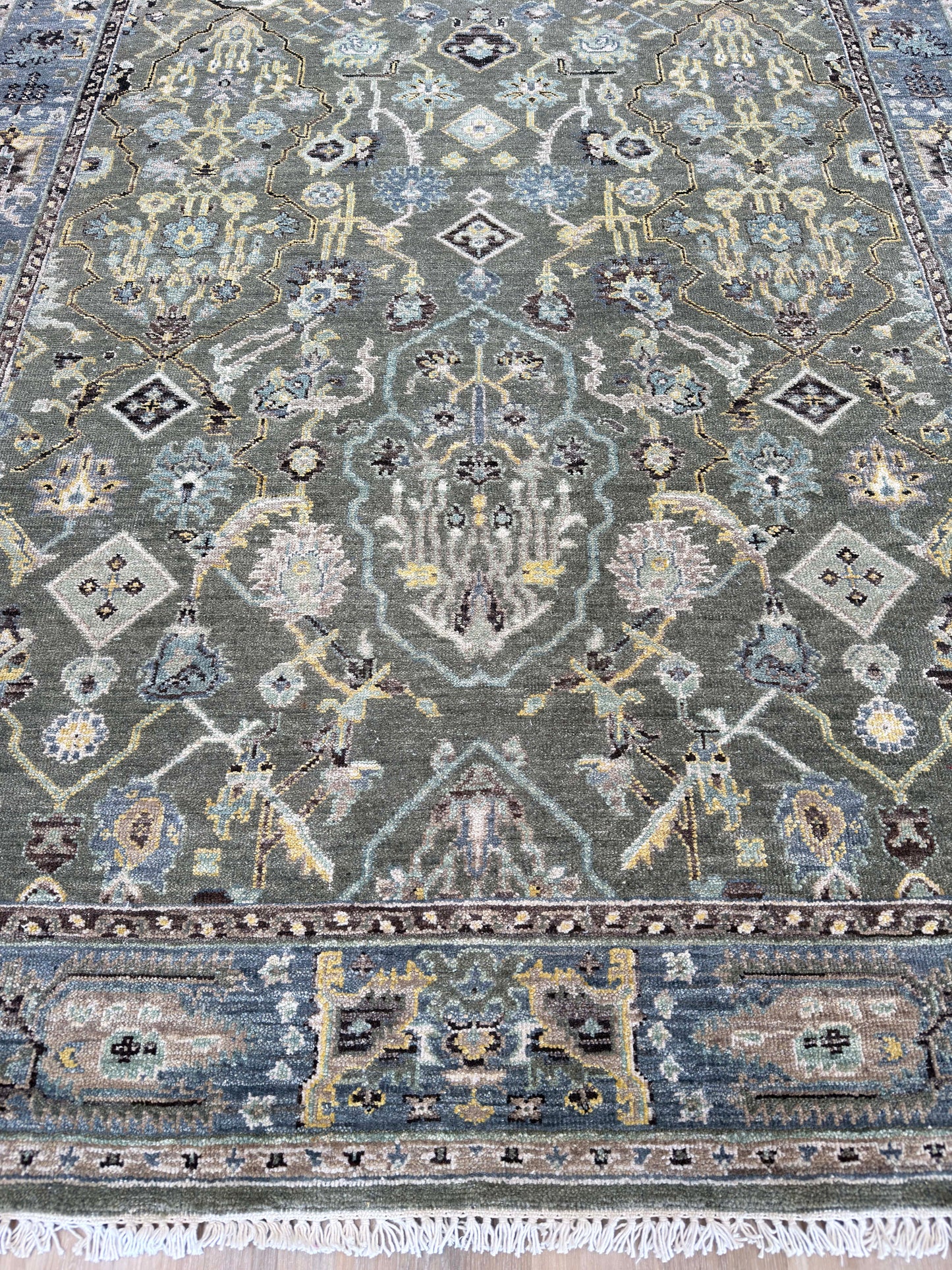 Vintage Look Agra 5'1"x8'0"