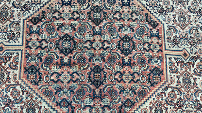 Persian Sinni 4'8"x6'4" Area Rug