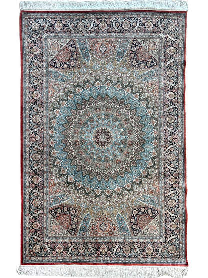 Traditional Tabriz 4'1"x6'1" Area Rug