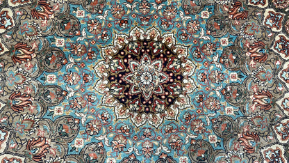 Traditional Tabriz 4'1"x6'1" Area Rug